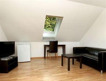Swiss Star Guesthouse District 4 - Contactless Self Check-In Zurich Exterior photo