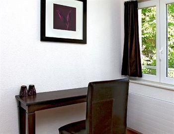 Swiss Star Guesthouse District 4 - Contactless Self Check-In Zurich Exterior photo